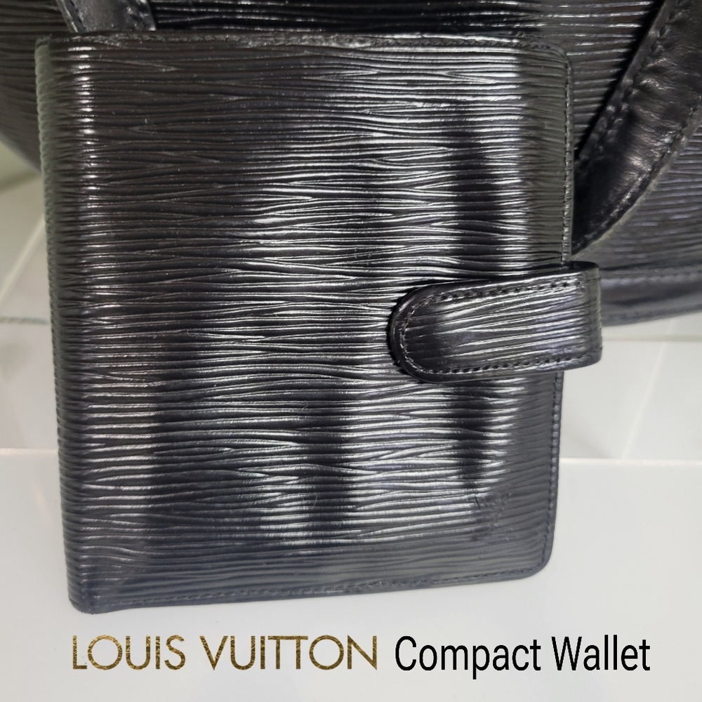 Louis Vuitton Compact Wallet Black Epi Leather Gold-Tone Hardware Leather Lining
